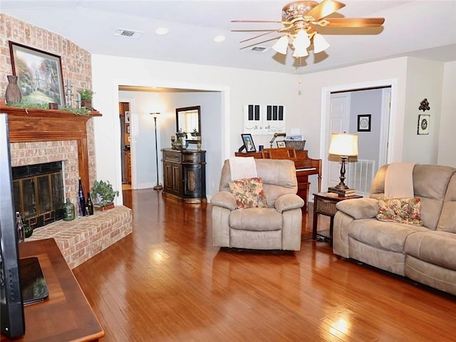 3444 Texas Ave, Kenner, LA 70065 - living area featuring hardwood / wood-style flooring, ceiling fan, recessed lighting, a fireplace, and baseboards