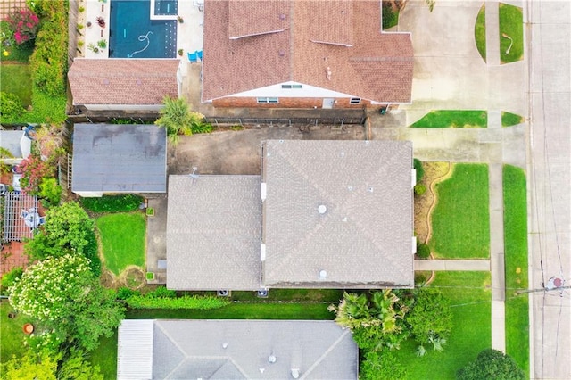 4909 Sunny Pl, Metairie, LA 70006 - view from above of property with a pool