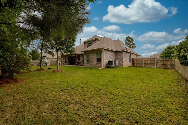 1180 Brook Ct, Mandeville, LA 70448 - view of yard with cooling unit