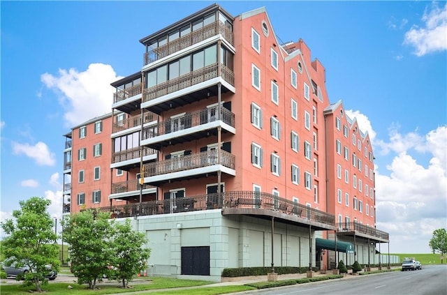 330 Morgan St Unit 201, New Orleans, LA 70114 - view of apartment building / complex