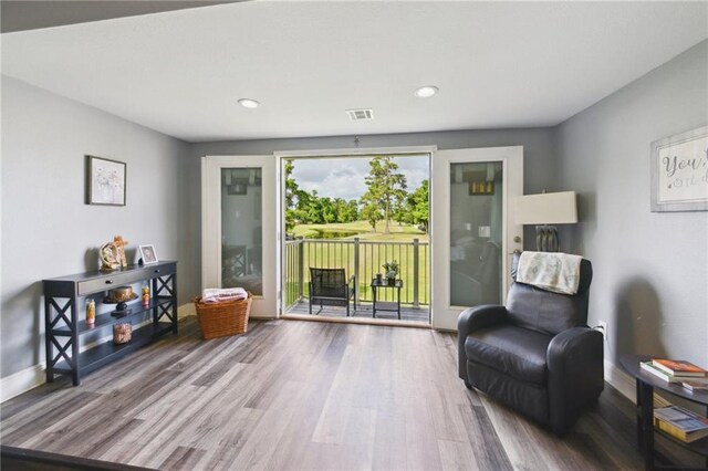 91 Rosedown Dr, Destrehan, LA 70047 - sitting room featuring wood finished floors, baseboards, and recessed lighting