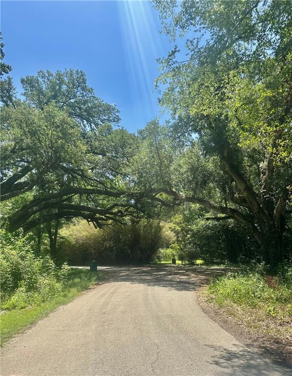 Harry Lemons Rd, Mandeville, LA 70448