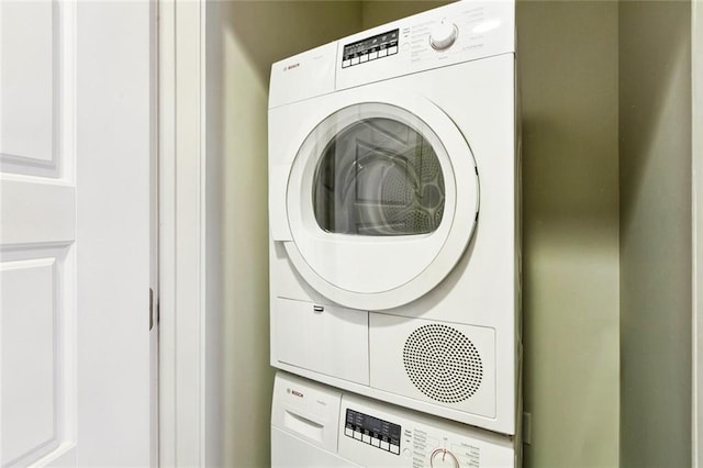1111 Tulane Ave Unit 704, New Orleans, LA 70112 - washroom with stacked washer / drying machine