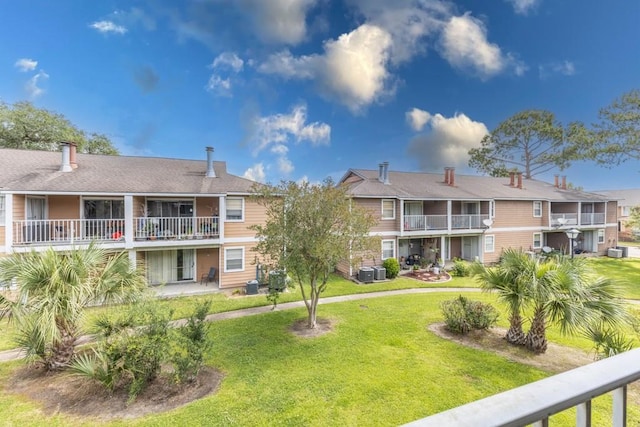 2425 Oxford Pl Unit 139, Gretna, LA 70056 - view of building exterior with central AC