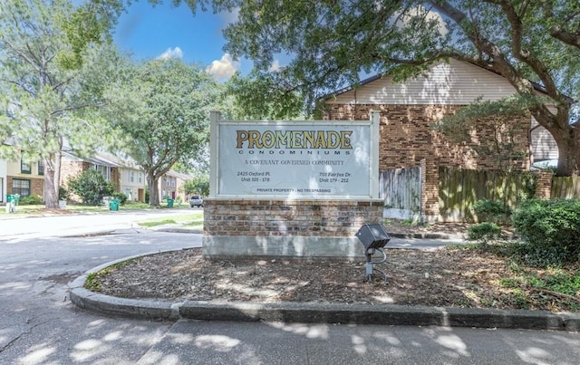 2425 Oxford Pl Unit 139, Gretna, LA 70056 - view of community / neighborhood sign