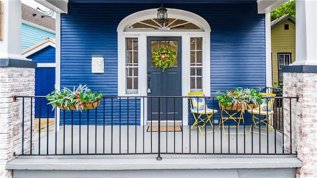 532 Elmira Ave, New Orleans, LA 70114 - property entrance with a porch