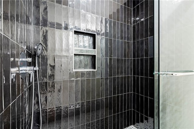 532 Elmira Ave, New Orleans, LA 70114 - bathroom with tiled shower