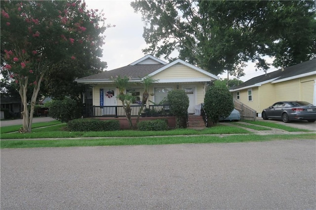 221513 James St, Jefferson, LA 70121 - bungalow featuring a porch