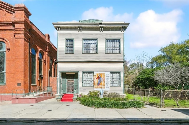3053 Dauphine St, New Orleans, LA 70117 - photo 1