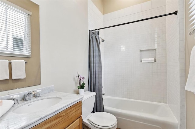 1208 Joseph St, New Orleans, LA 70115 - full bathroom featuring vanity, toilet, and shower / tub combo with curtain