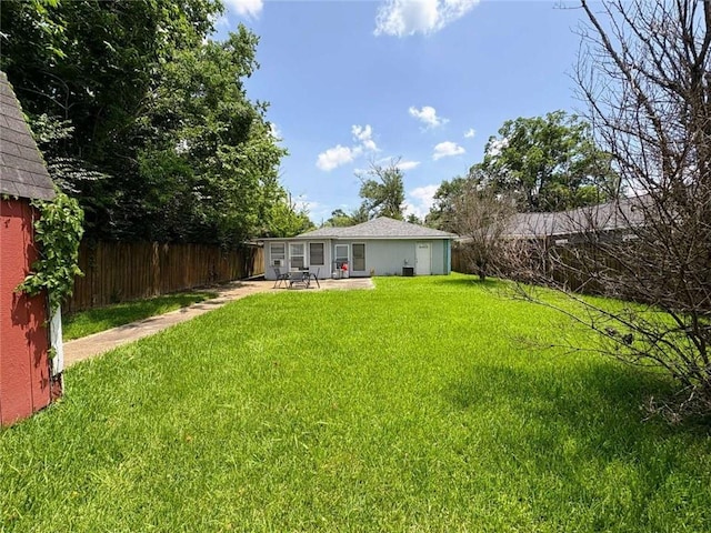 314 W Bordelon St, Gonzales, LA 70737 - view of yard with a patio area