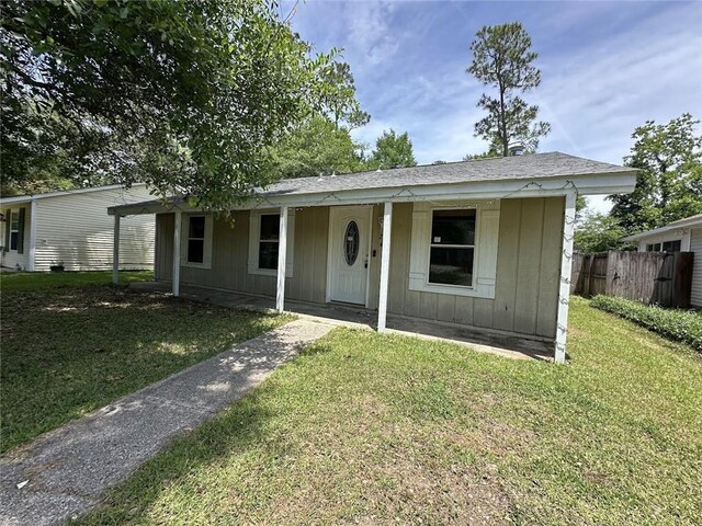 2216 Teal St, Slidell, LA 70460 - bungalow with covered porch and board and batten siding