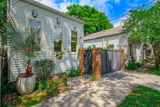 1126 Toledano St, New Orleans, LA 70115 - view of side of property