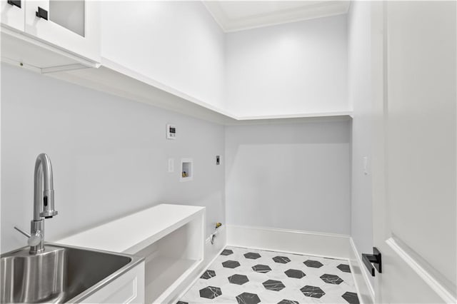 8925 25th St, Metairie, LA 70003 - washroom featuring electric dryer hookup, hookup for a washing machine, ornamental molding, gas dryer hookup, and baseboards