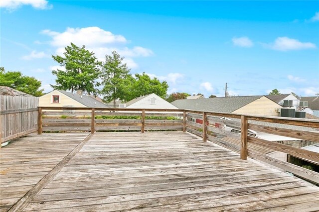 3141 Ponce De Leon St Unit 7, New Orleans, LA 70119 - view of wooden terrace