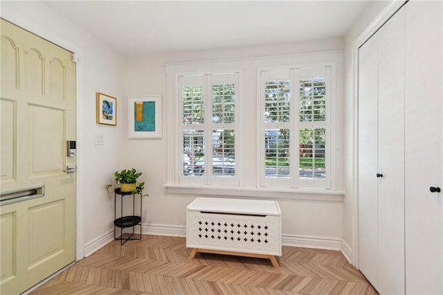 5930 Memphis St, New Orleans, LA 70124 - foyer with baseboards