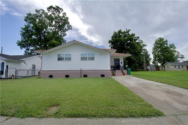 213 Travis Dr, Westwego, LA 70094 - view of front facade featuring concrete driveway