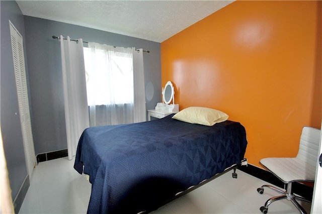 213 Travis Dr, Westwego, LA 70094 - bedroom with baseboards
