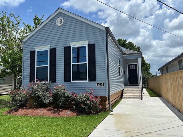2035 Huey P Lng Ave, Gretna, LA 70053 - view of front of property with entry steps