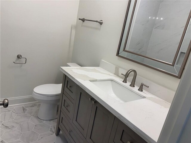 2035 Huey P Lng Ave, Gretna, LA 70053 - bathroom with vanity and toilet