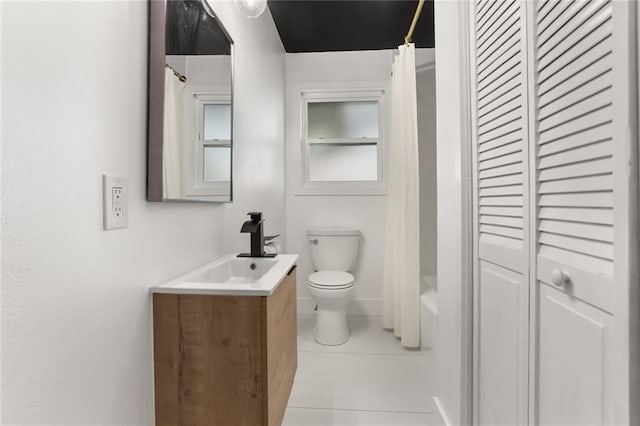 108 Cadow St, Paradis, LA 70080 - full bath with vanity, tile patterned flooring, shower / bath combination with curtain, and a closet