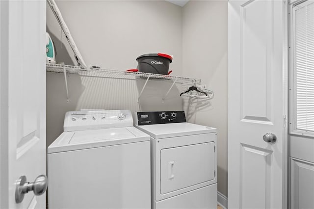 2060 Saint Denis St, New Orleans, LA 70122 - laundry area with washer and clothes dryer