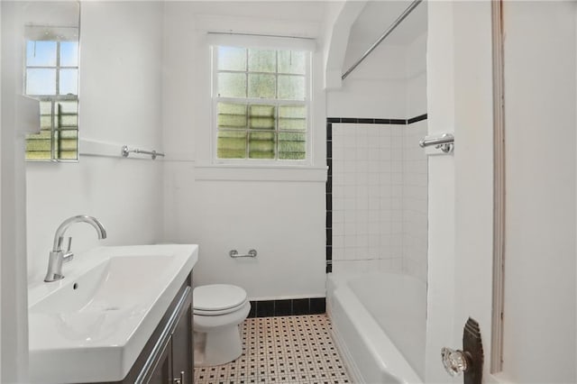 322426 Calhoun St, New Orleans, LA 70125 - full bathroom featuring vanity and tile patterned floors