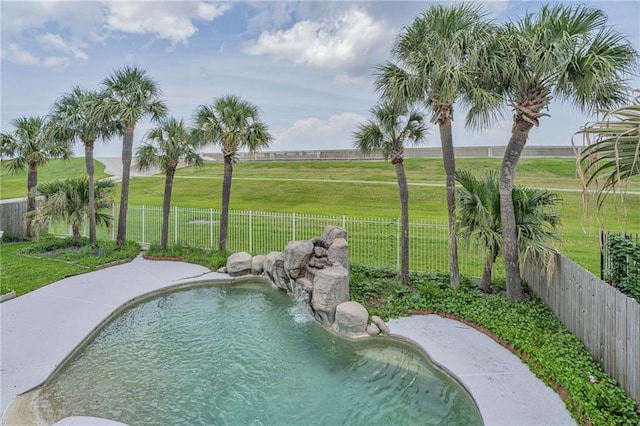 3128 Palm Vista Dr, Metairie, LA 70003 - view of swimming pool with a fenced backyard