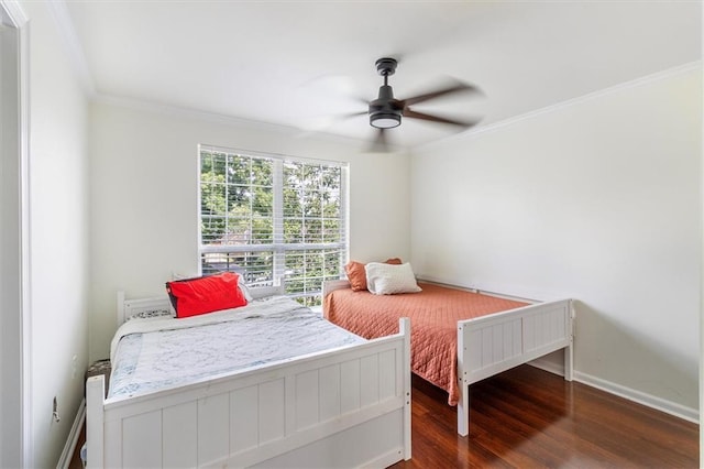 647 Highland Oaks Dr, Baton Rouge, LA 70810 - bedroom with wood finished floors, ornamental molding, and ceiling fan