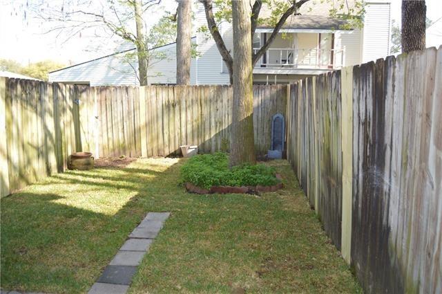 222 Putters Ln Unit 39, Slidell, LA 70460 - view of fenced backyard