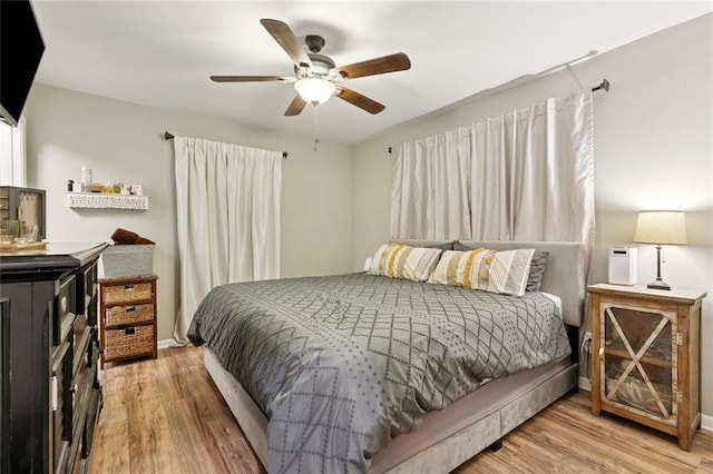 917 Ellen St, Terrytown, LA 70056 - bedroom featuring wood finished floors and a ceiling fan