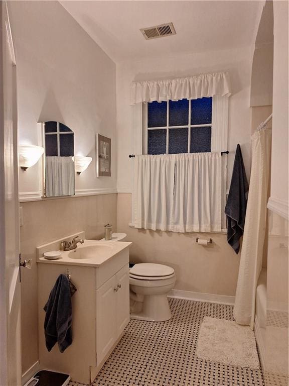 4712 Lafaye St, New Orleans, LA 70122 - full bath with vanity and toilet