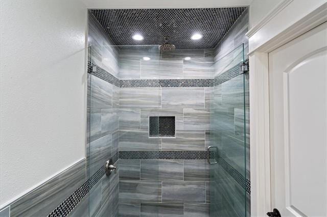 7109 Dreux Ave, New Orleans, LA 70126 - bathroom featuring a stall shower