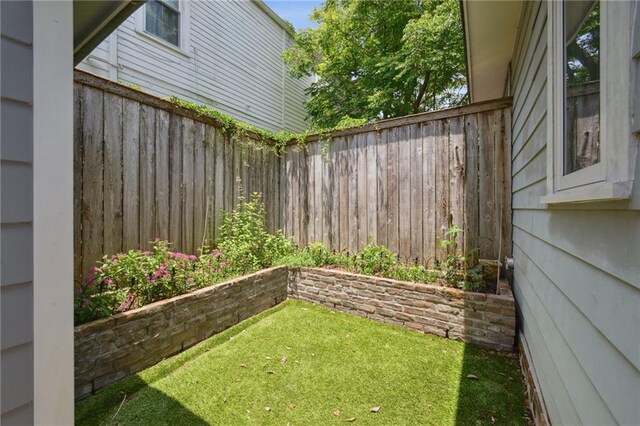 1128 Fourth St, New Orleans, LA 70130 - view of yard