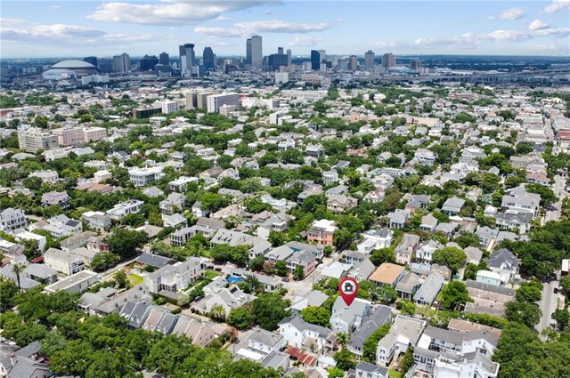 1128 Fourth St, New Orleans, LA 70130 - aerial view of property and surrounding area featuring skyline