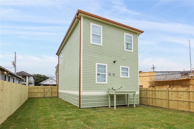1704-1706 S Dupre St, New Orleans, LA 70125 - back of property featuring a fenced backyard