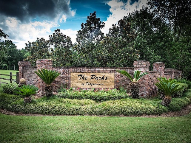 159 Green Trails Dr, Belle Chasse, LA 70037