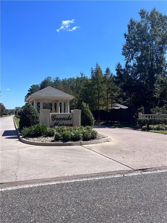 116 Chateau Papillon, Mandeville, LA 70471 - view of front facade