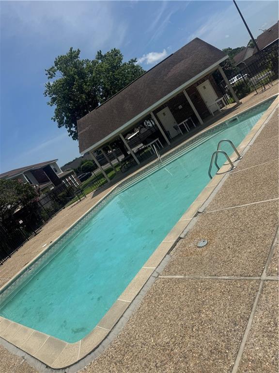 101 Wilbourn Blvd Unit 102, Lafayette, LA 70506 - view of community pool