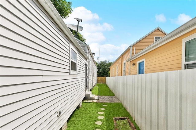 8426 Green St, New Orleans, LA 70118 - view of yard