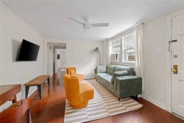 5624-5626 Annunciation St, New Orleans, LA 70115 - living area with ceiling fan and wood finished floors