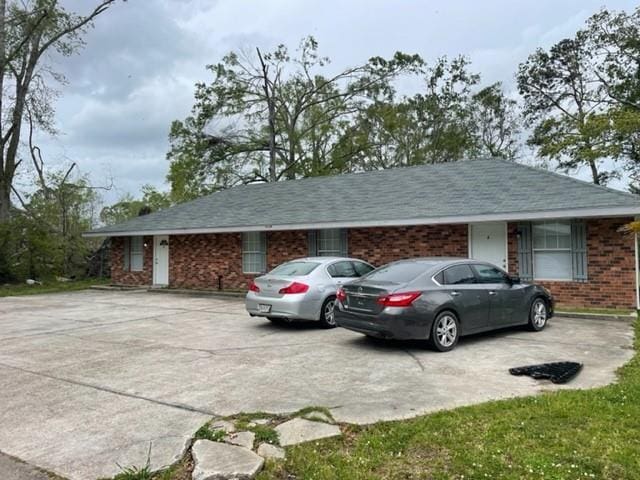 11539 Wendell Ln, Hammond, LA 70401 - view of vehicle parking featuring concrete driveway