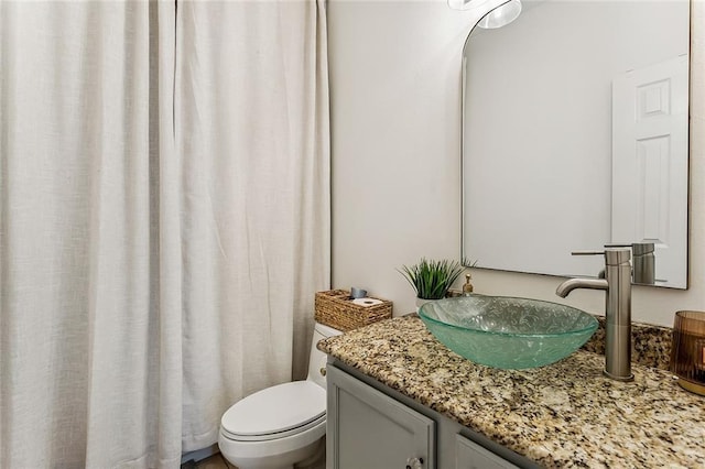 1580 Cherry Ridge Ct, Mandeville, LA 70448 - full bath featuring vanity and a shower with shower curtain