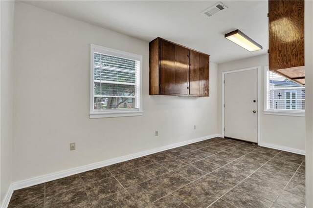 174 Celia Dr, Luling, LA 70070 - foyer entrance with baseboards