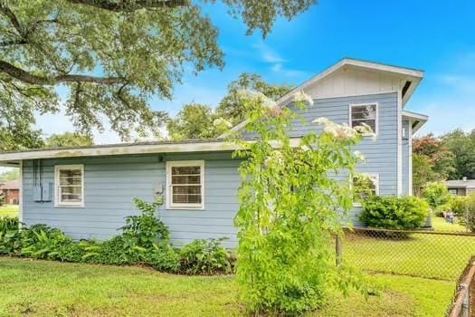174 Celia Dr, Luling, LA 70070 - view of side of home