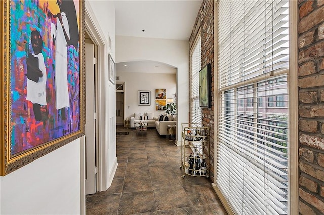 333 Girod St Unit 304, New Orleans, LA 70130 - corridor featuring arched walkways