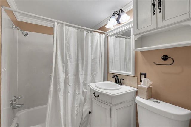 7 Albert Ct, Metairie, LA 70003 - bathroom featuring shower / tub combo, vanity, and ornamental molding