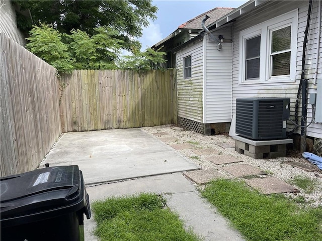 7935 Fig St, New Orleans, LA 70125 - view of patio