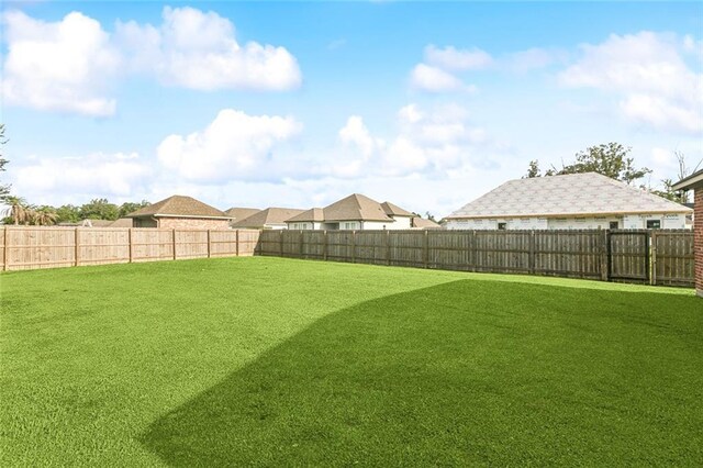13795 Shady Hollow Dr, Denham Springs, LA 70726 - view of fenced backyard