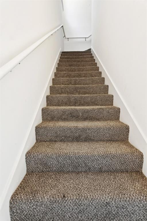 521 Spartan Dr Unit 10207, Slidell, LA 70458 - view of staircase